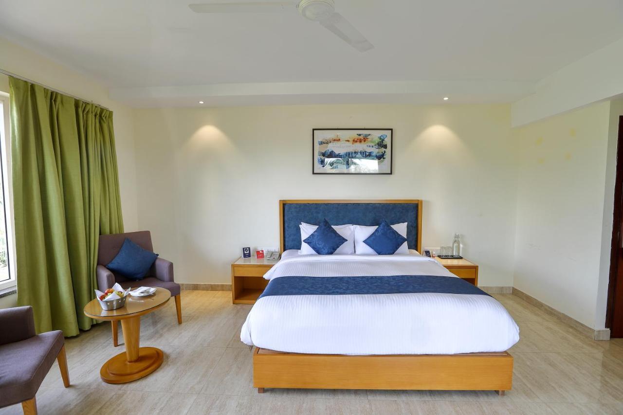 Zip By Spree Hotels Hyde Goa Candolim Kültér fotó